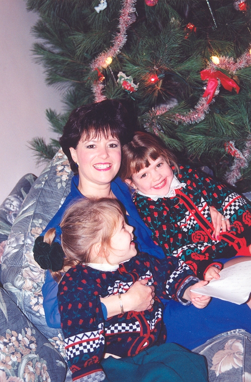 113XmasMargoMelissaLindsay.jpg